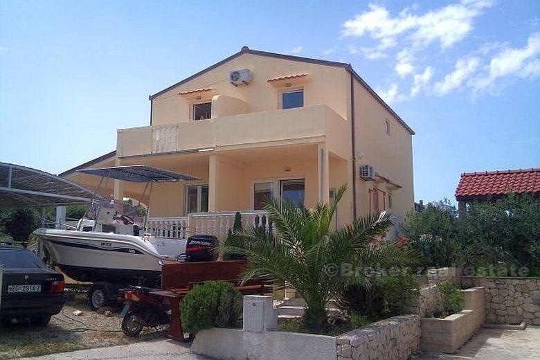 Samostojeća kuća na dvije etaže