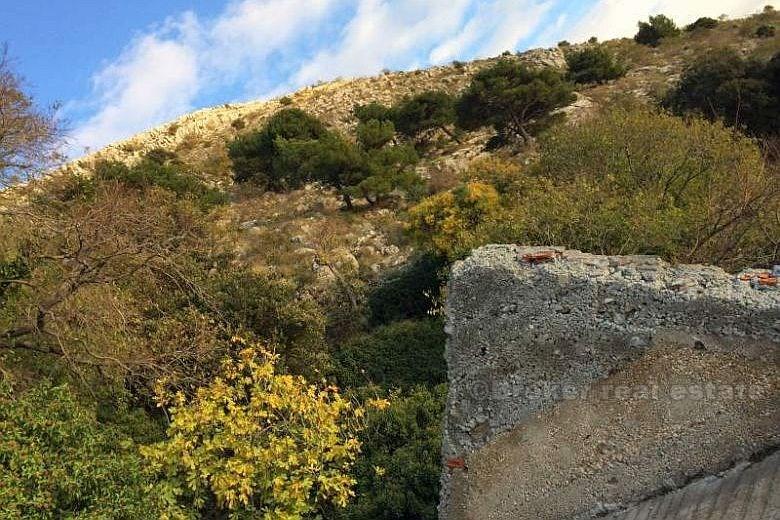 Semi detached house with open sea view, for sale