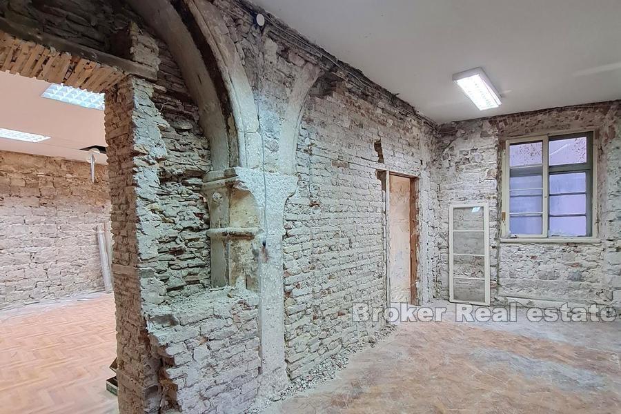 Appartamento / ufficio nel centro della città, in vendita