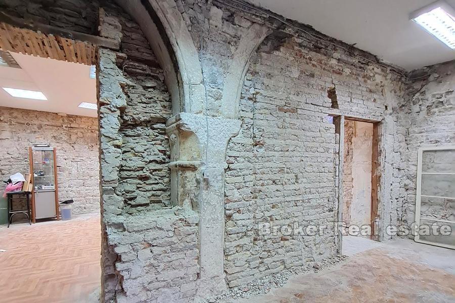 Appartamento / ufficio nel centro della città, in vendita