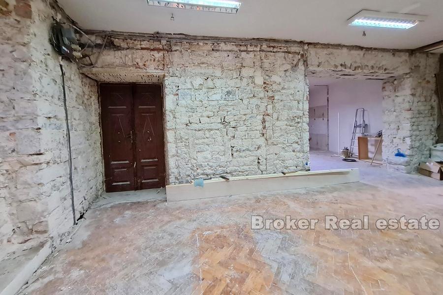 Appartamento / ufficio nel centro della città, in vendita