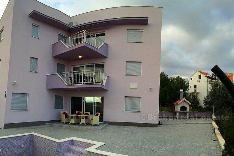 Luxury three bedroom apartment