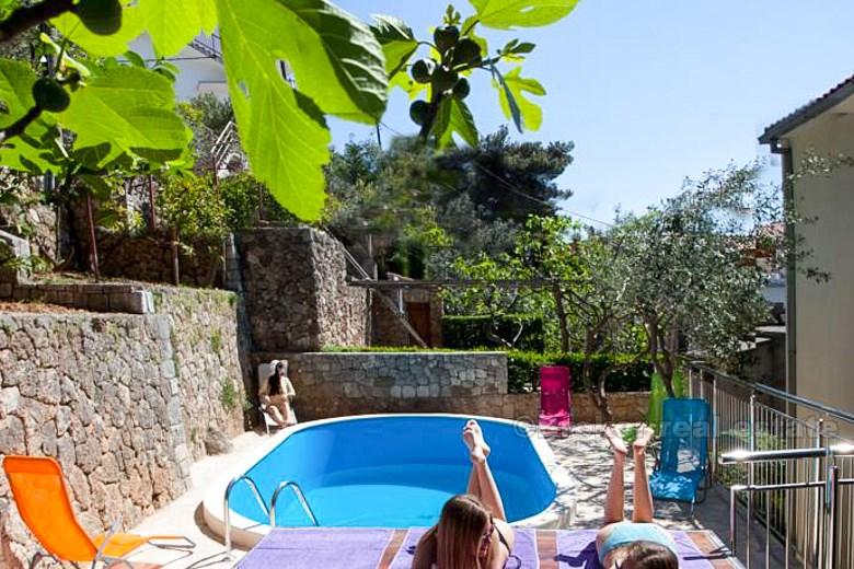 Maison / villa avec piscine, première rangée de la mer