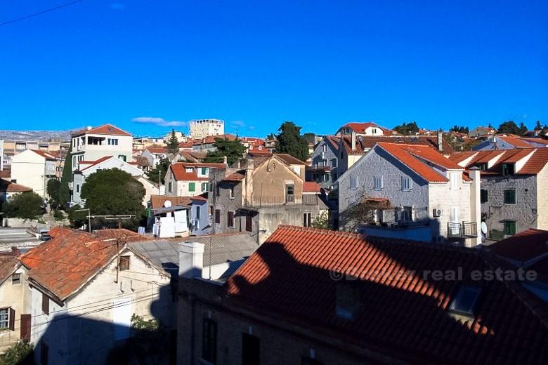 Appartement à cinq chambres