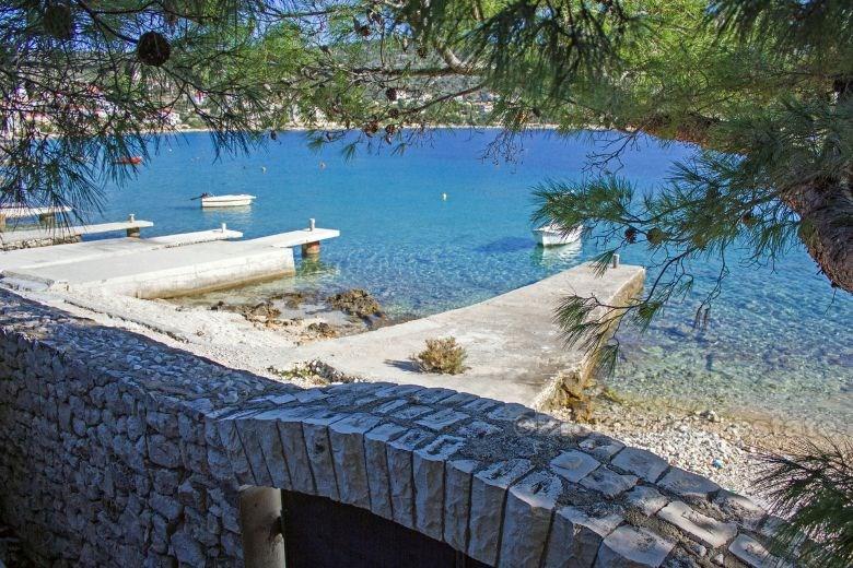 Maison première rangée à la mer