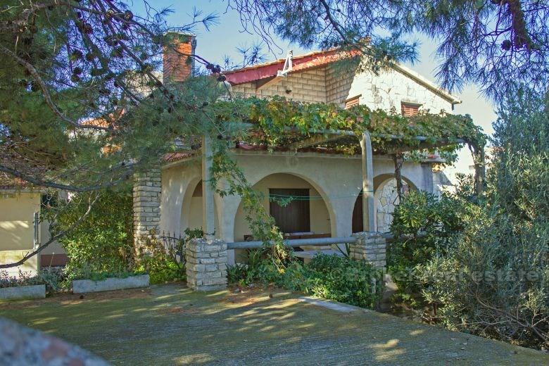 Maison première rangée à la mer