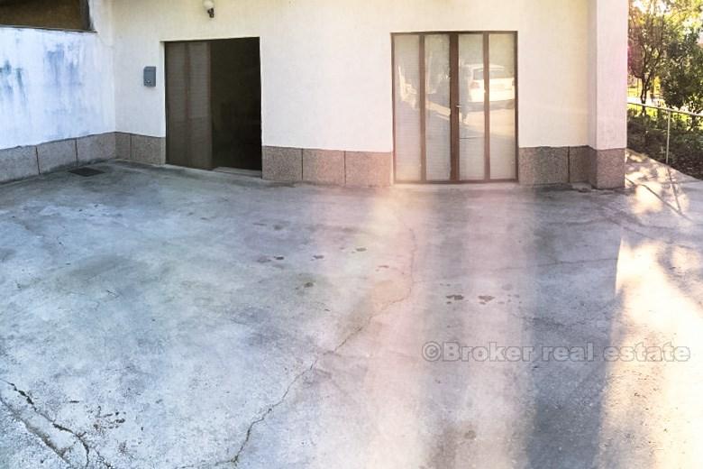 Casa semi-indipendente, in vendita