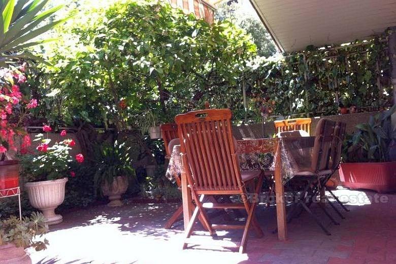 Apartament z jedną sypialnią na parterze