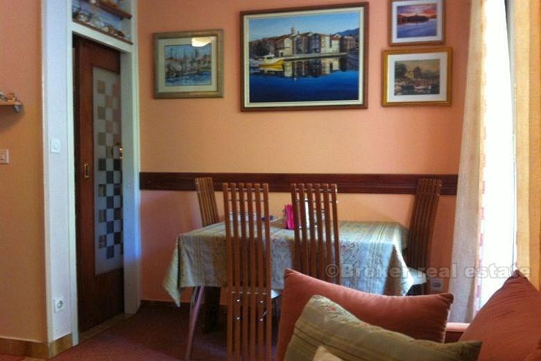 Apartament z jedną sypialnią na parterze