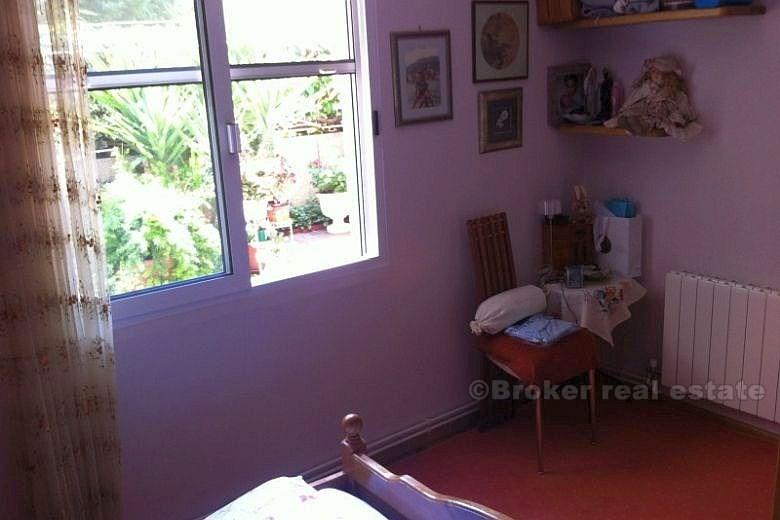 Appartement d'une chambre au rez-de-chaussée