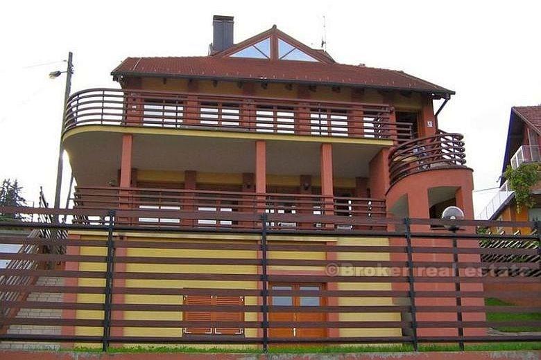 Luxusní vila v atraktivní lokalitě, na prodej