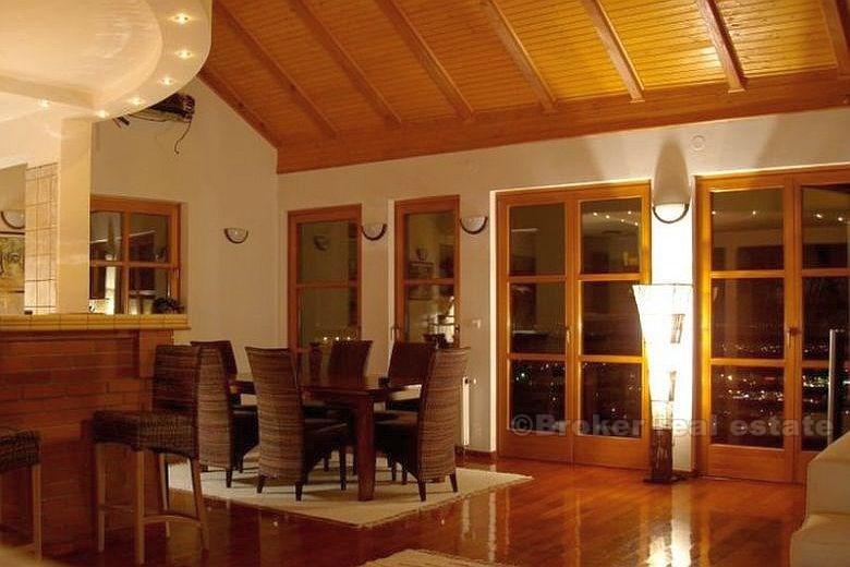 Luxury villa in an attractive location, for sale
