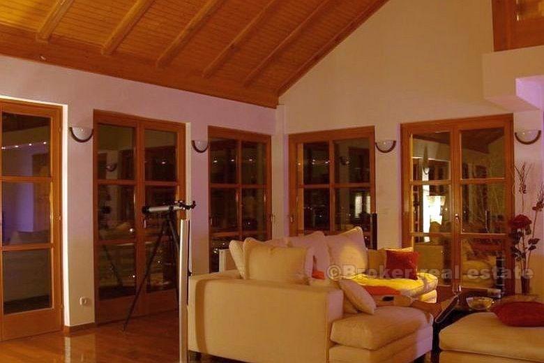 Luxury villa in an attractive location, for sale