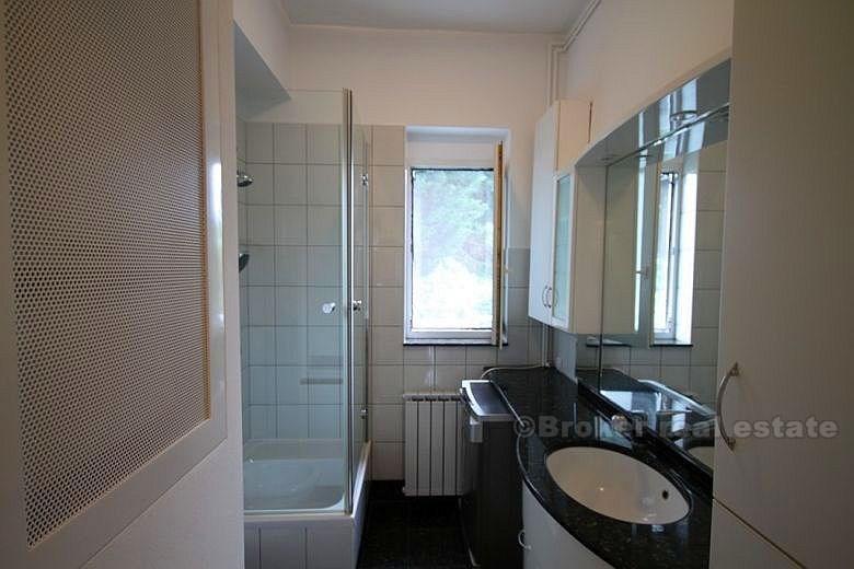 Appartement dans la partie élite de la ville, à vendre