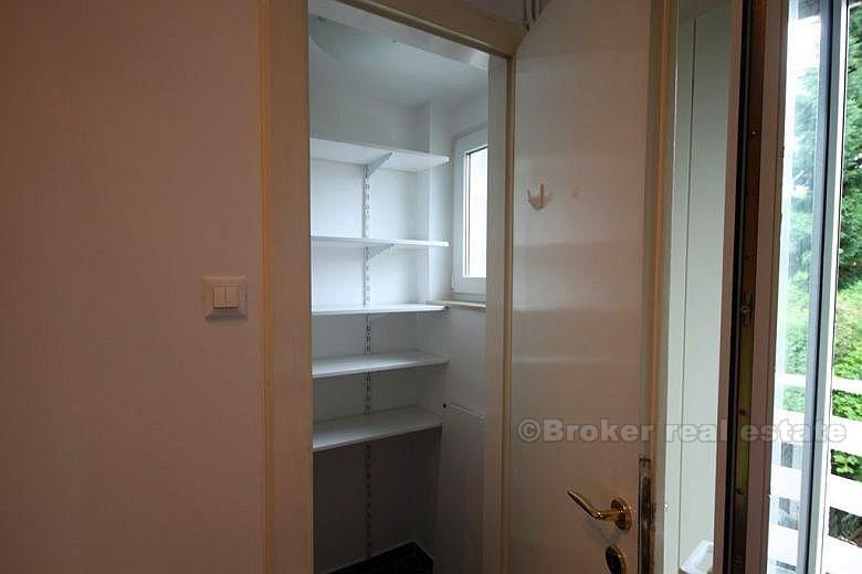 Appartement dans la partie élite de la ville, à vendre