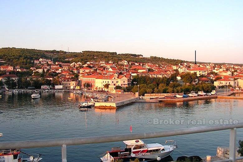 Kuća na 3 etaže, na prodaju