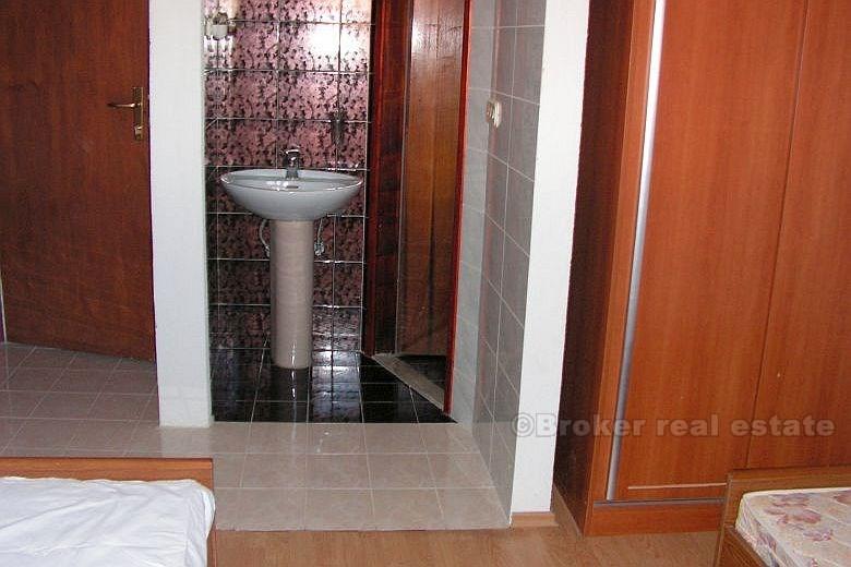La casa su 3 piani, in vendita