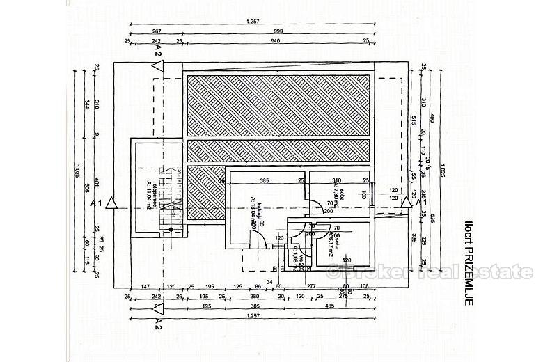 Kuća na 3 etaže, na prodaju