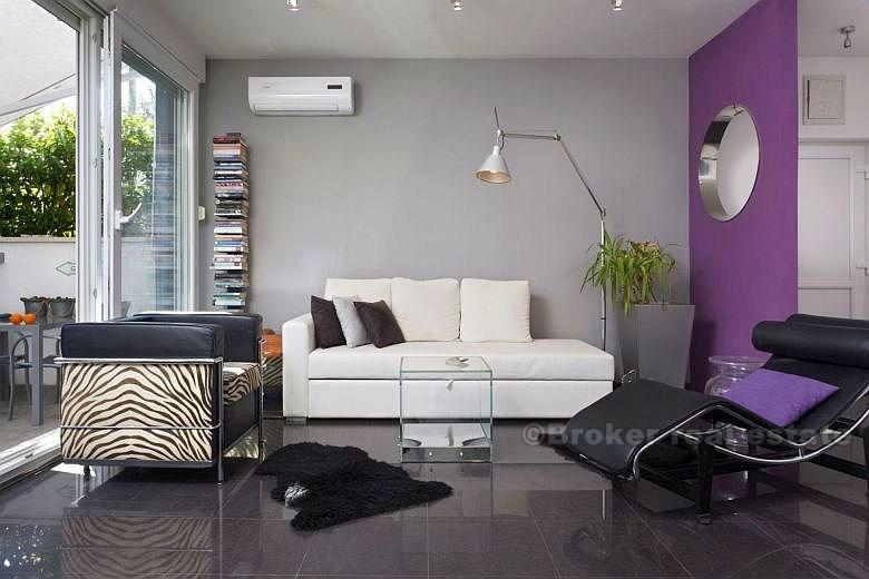 Apartman prvi red do mora, na prodaju