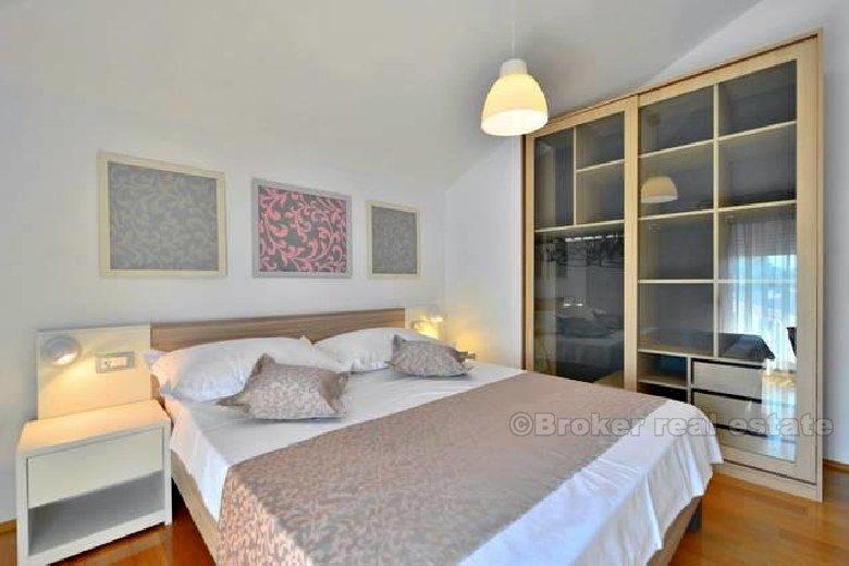 Appartement meublé et équipé de deux chambres, à vendre