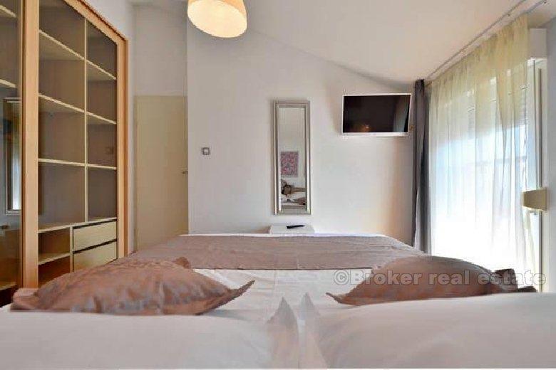 Appartement meublé et équipé de deux chambres, à vendre