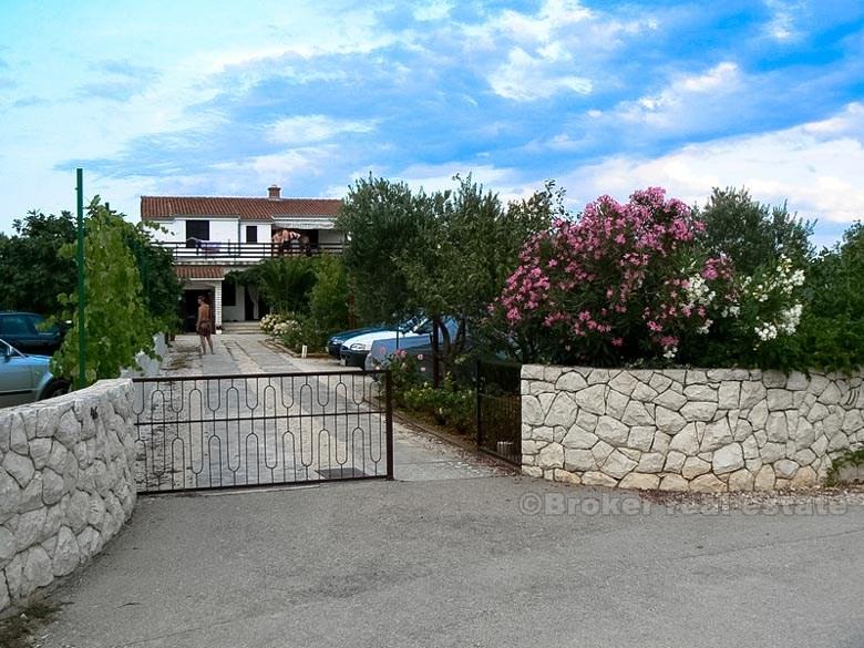 Family house with 7 bedrooms, for sale