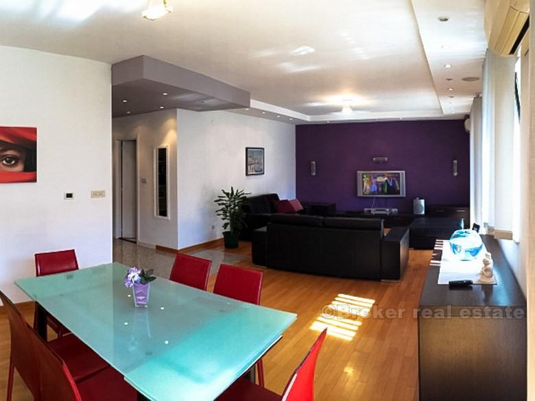 Luxury three bedroom apartment