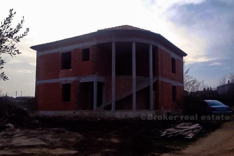 Maison en construction, à vendre