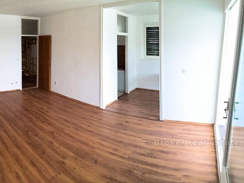 Dwupiętrowy apartament z czterema sypialniami