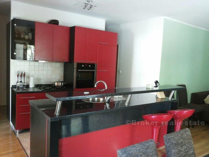 Appartement au rez-de-chaussée, à vendre