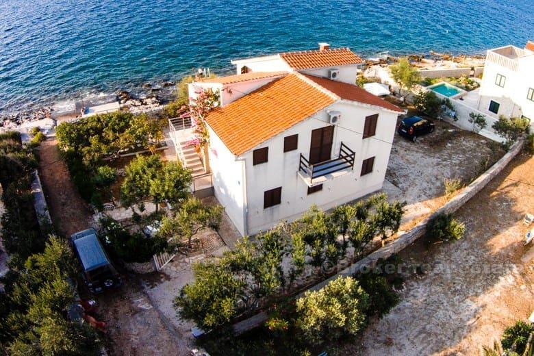 Casa sul lungomare, in vendita