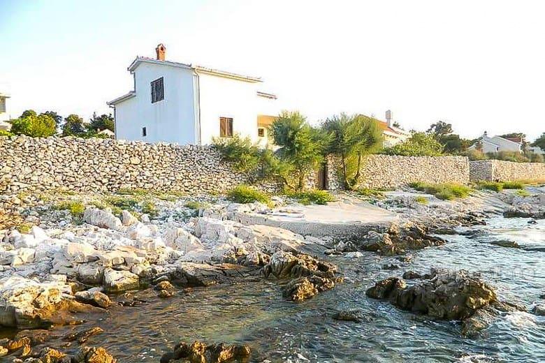 Casa sul lungomare, in vendita