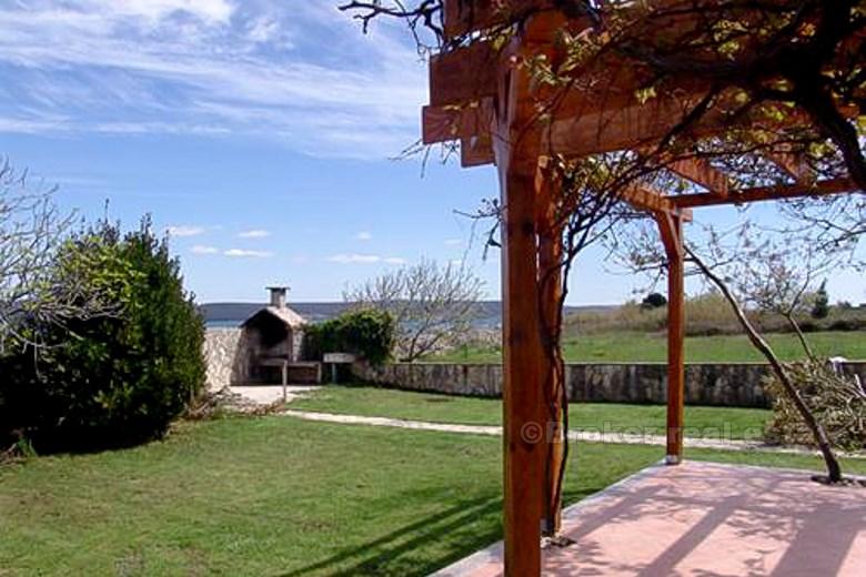 Atrakcyjna willa nad morzem, na sprzedaż