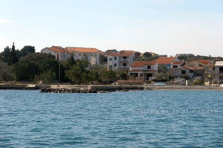 Eiendom med seks leiligheter