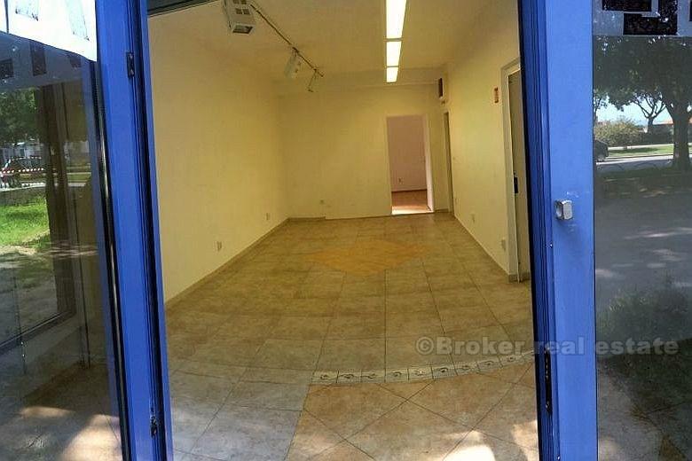 Kommersiell plass ved siden av Poljicka veien, til salgs