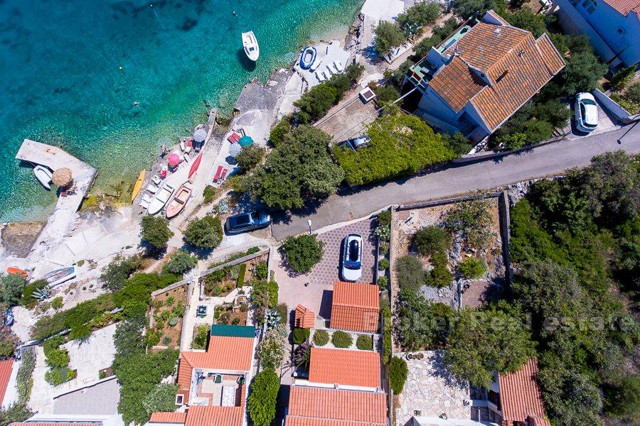 La casa situata sulla costa del mare, per la vendita