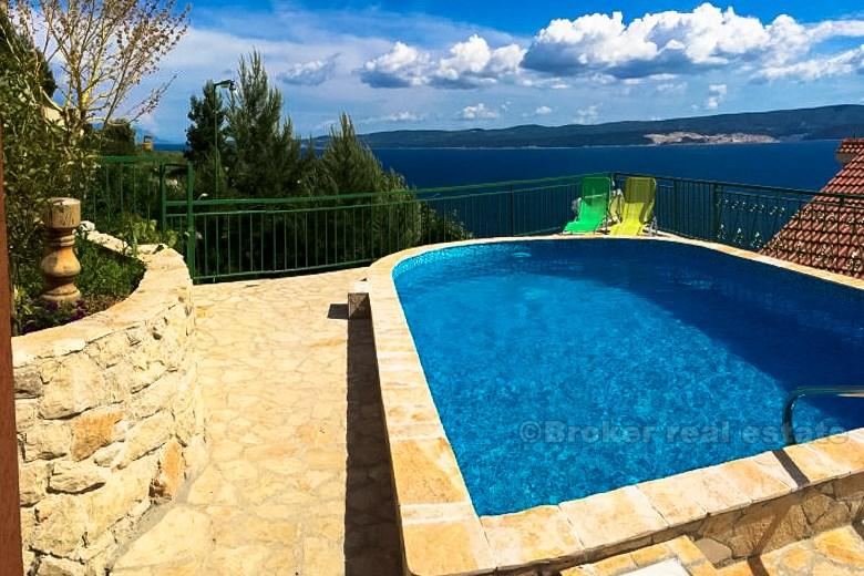 Villa attraente con piscina, in vendita