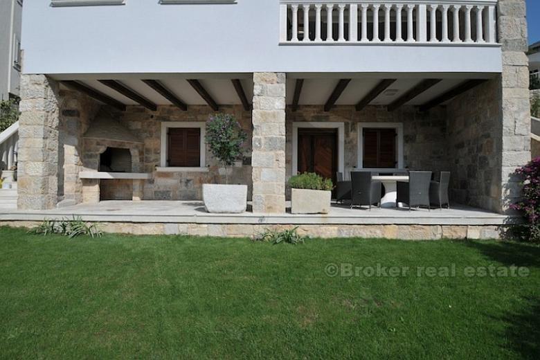 Huset i en liten stad vid havet, till försäljning