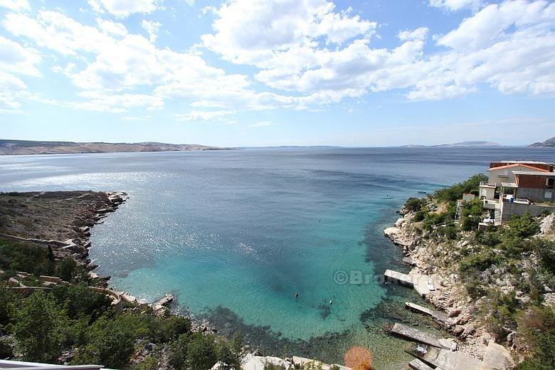 Velika kuća sa 300 m2 stambenog prostora