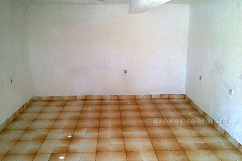 Kuća s pogledom na more, 80m od mora, na prodaju