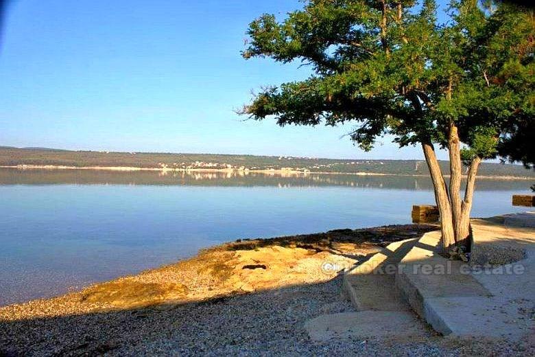 Maison avec vue sur la mer, à 80m de la mer, à vendre