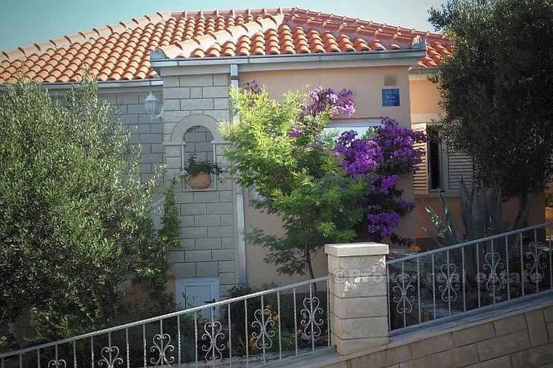 Casa con 200 m2 di superficie abitabile