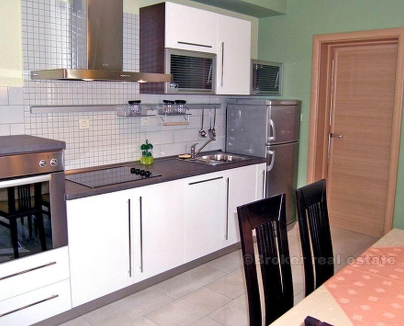 Attraente casa con appartamenti