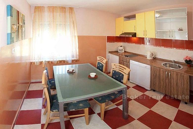 Appartement au 3ème étage, à vendre