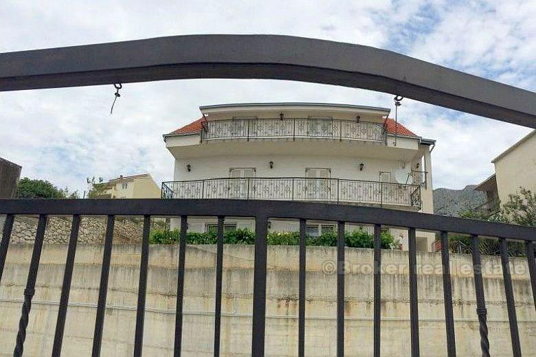 ROH-BAU appartamento di quattro camere da letto, in vendita