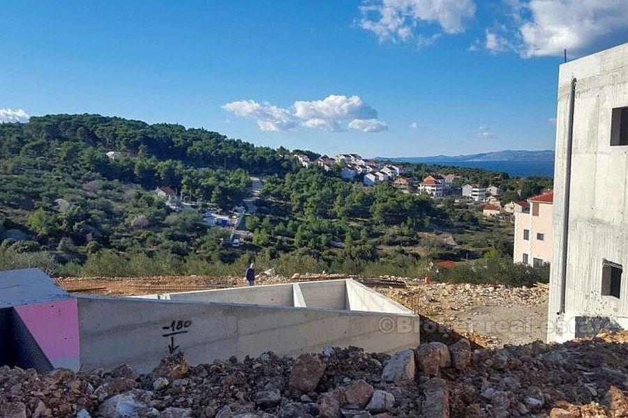 Quasi finito villa, con vista sul mare