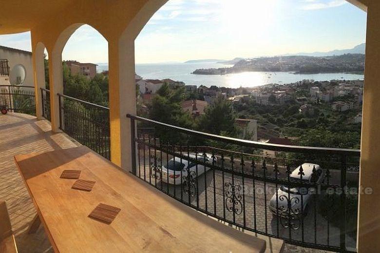Samostojeća kuća u Podstrani, na prodaju