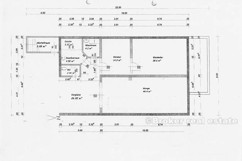 Kuća / vila nalazi se u malom romantičnom mjestu, na prodaju