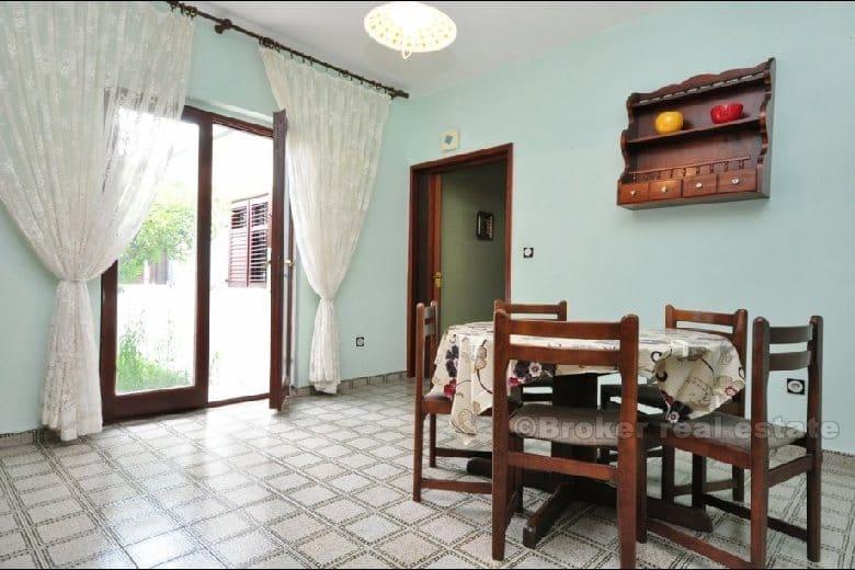 Komforna kuća, na prodaju