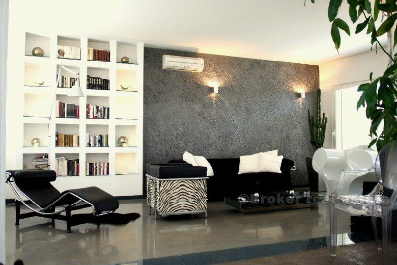 Modernt hus nära centrum